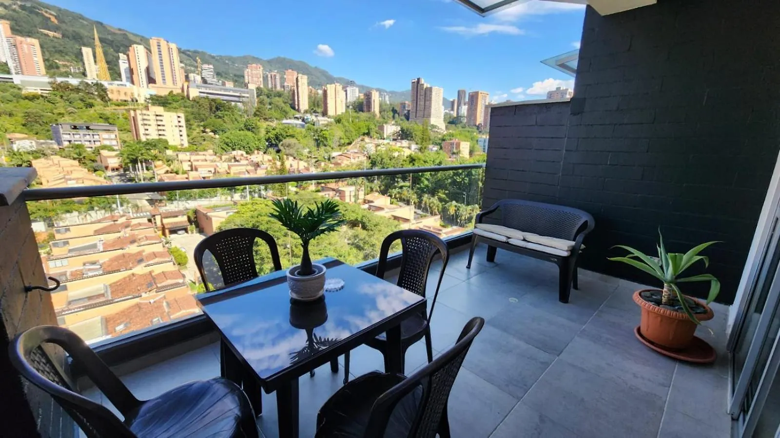 Apartamentos Borbon Suites Medellín 0*,  Kolumbia