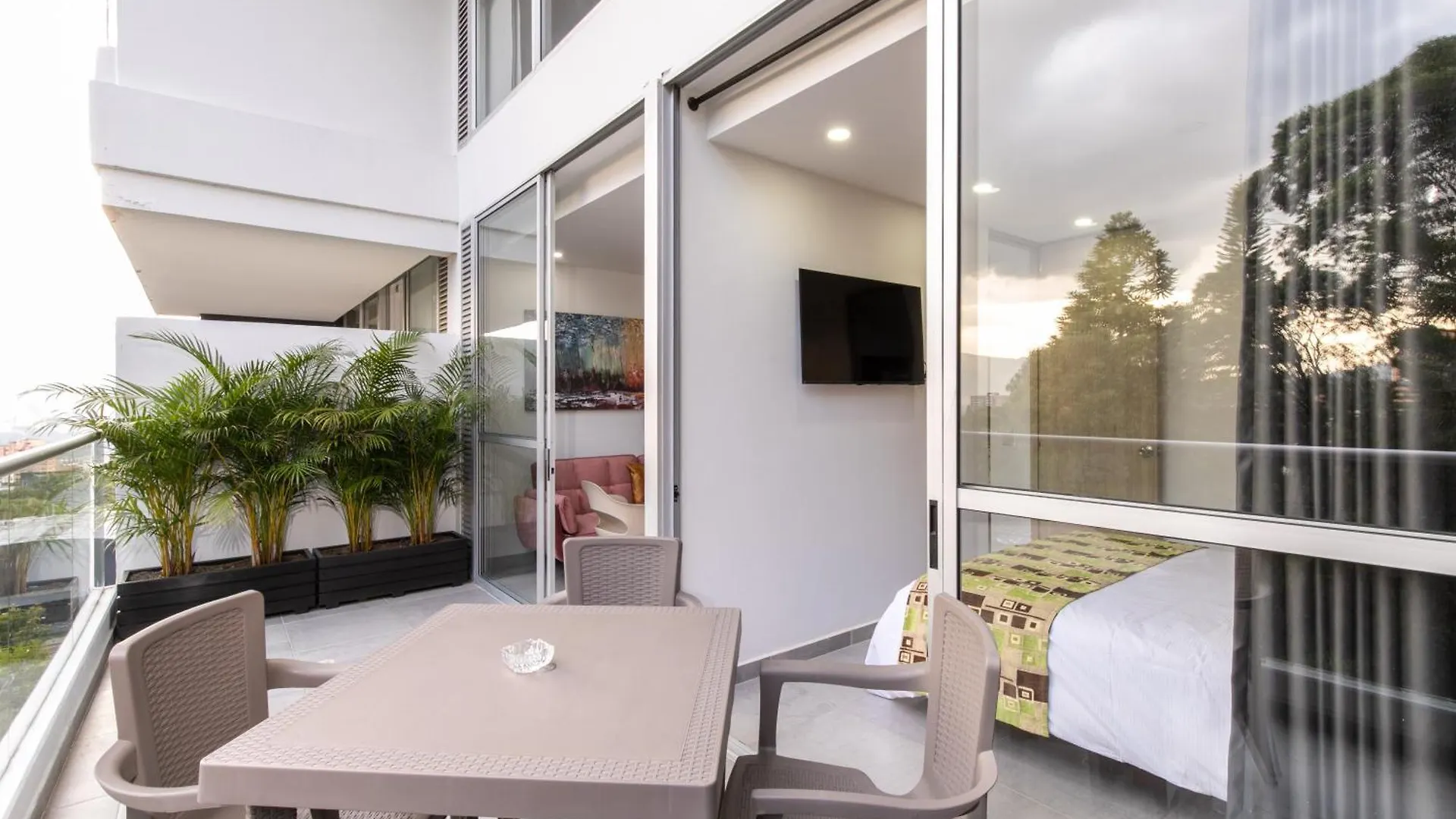Aparthotel Apartamentos Borbon Suites Medellin Colombia