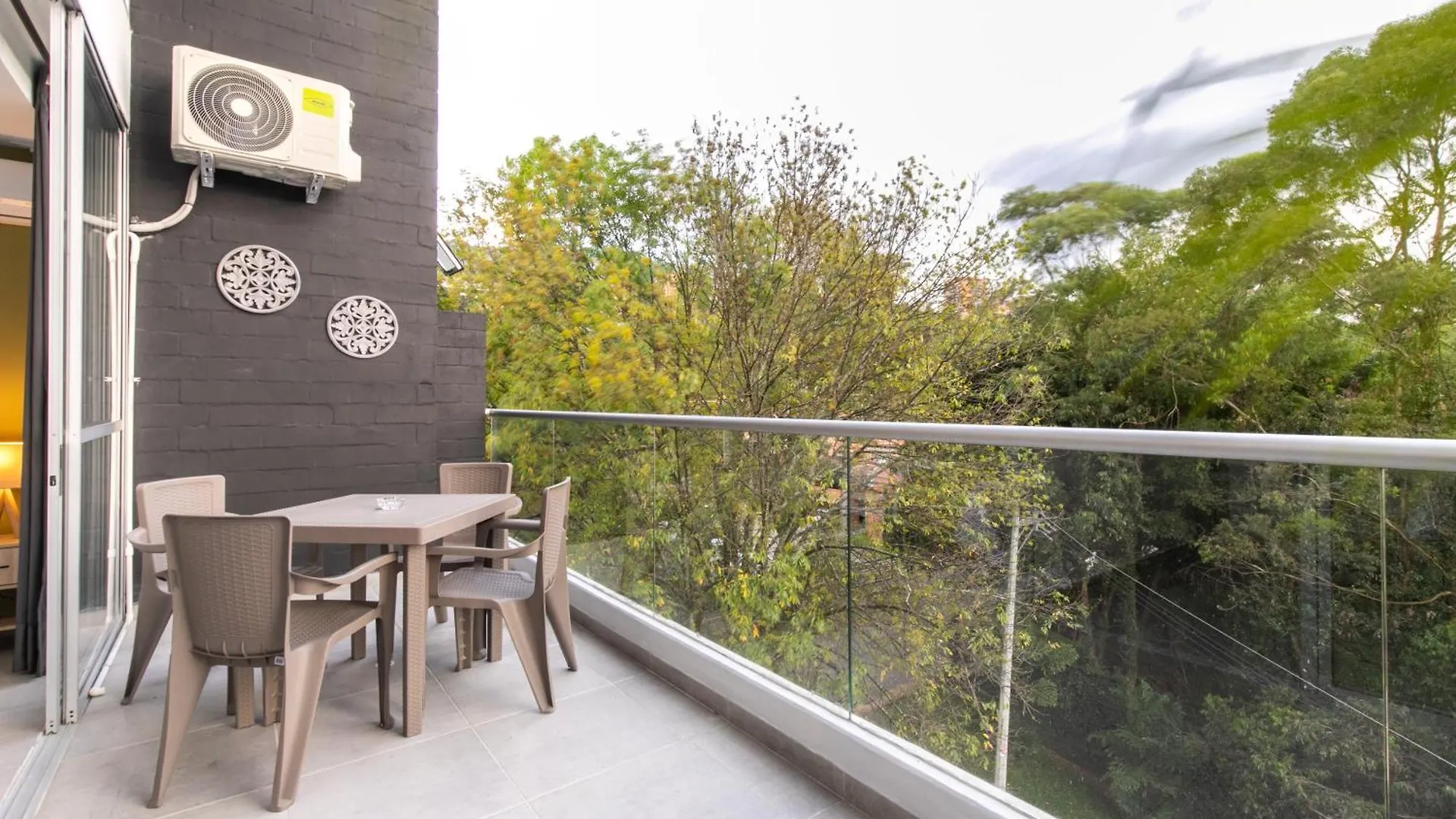 Apartamentos Borbon Suites Medellin 0*,