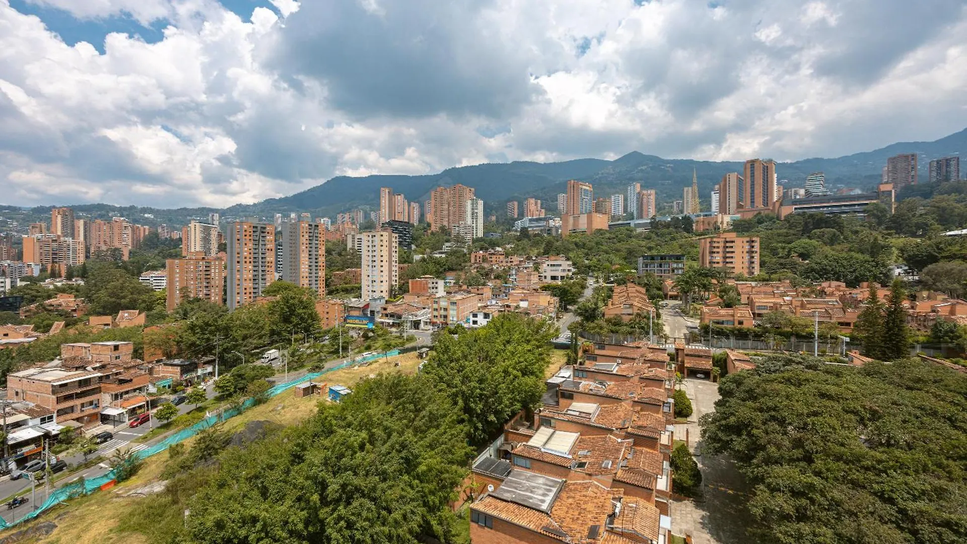 Apartamentos Borbon Suites Medellin 0*,  Colombia