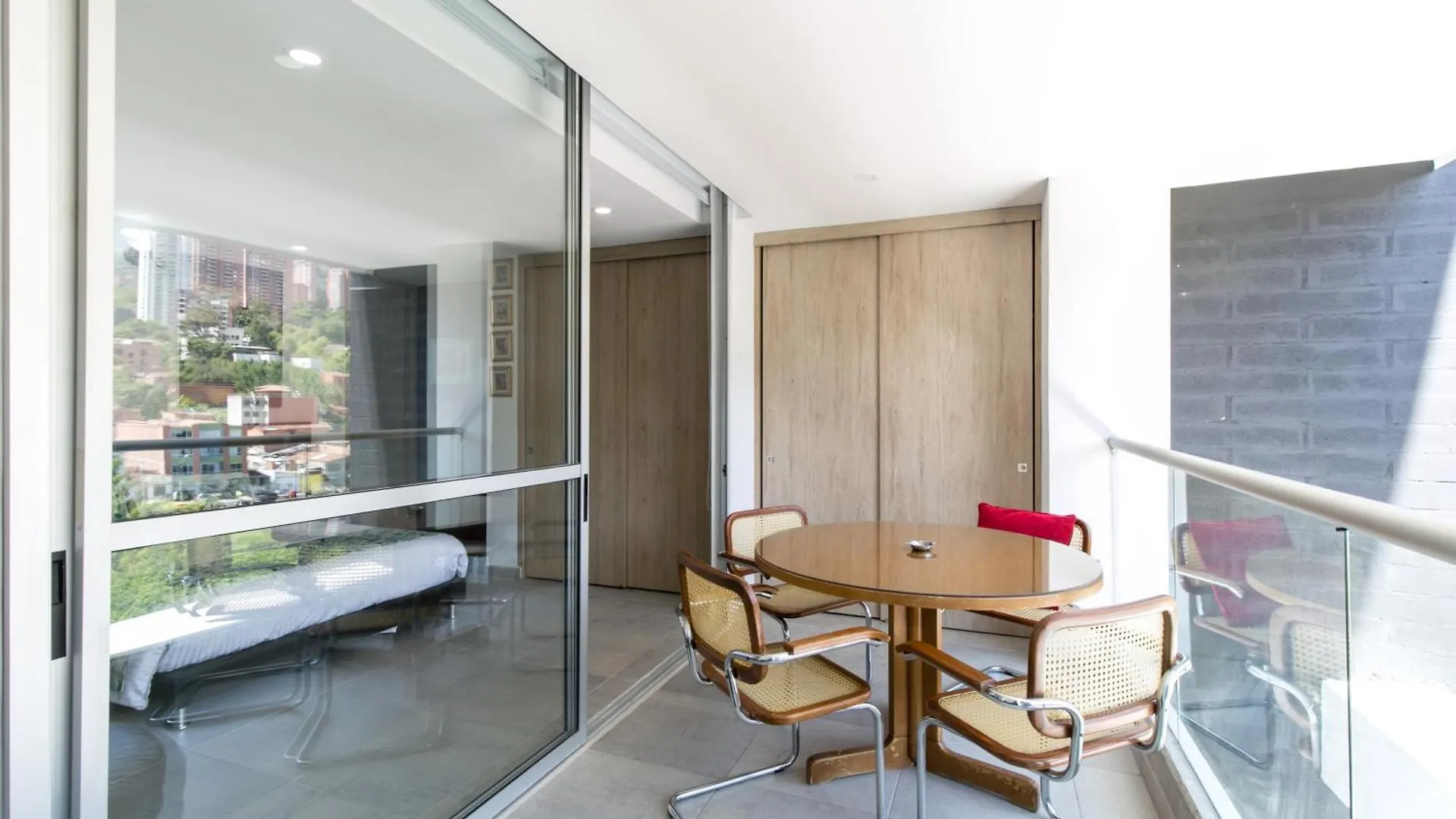Apartamentos Borbon Suites Medellin Aparthotel