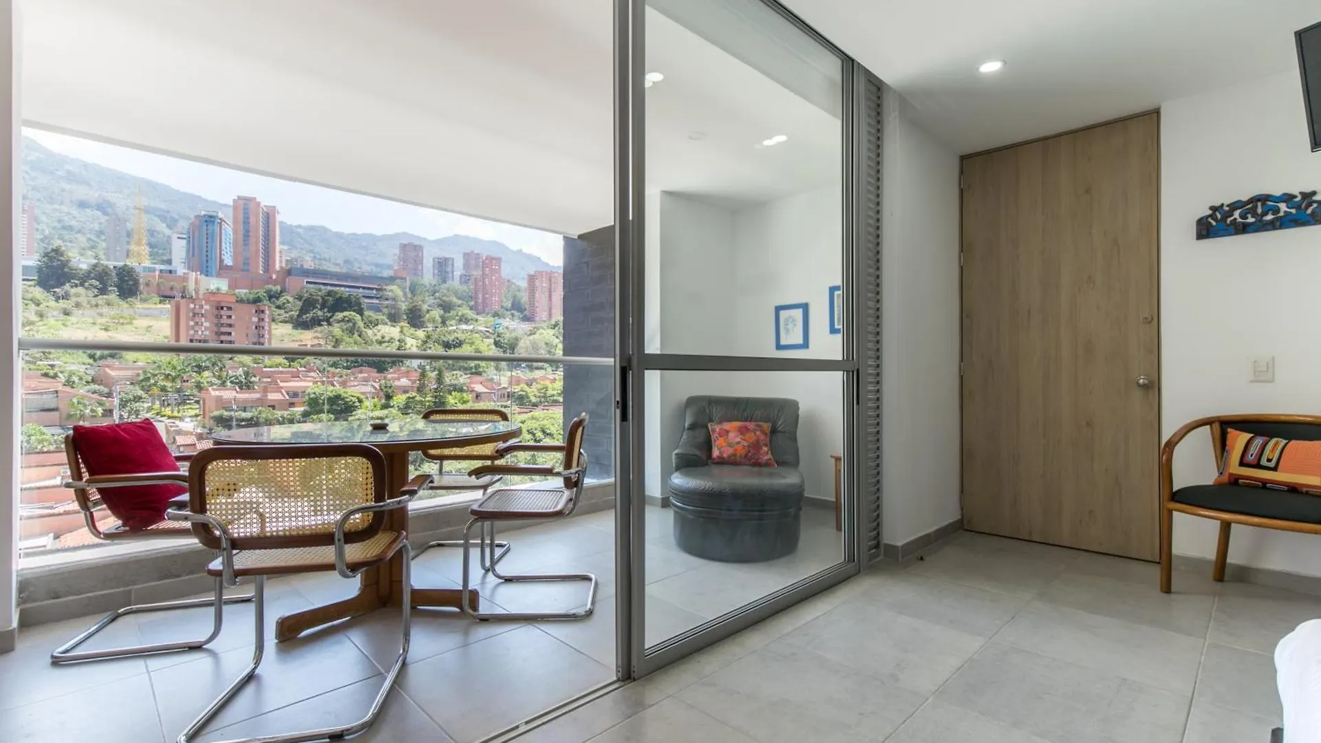 Aparthotel Apartamentos Borbon Suites Medellin