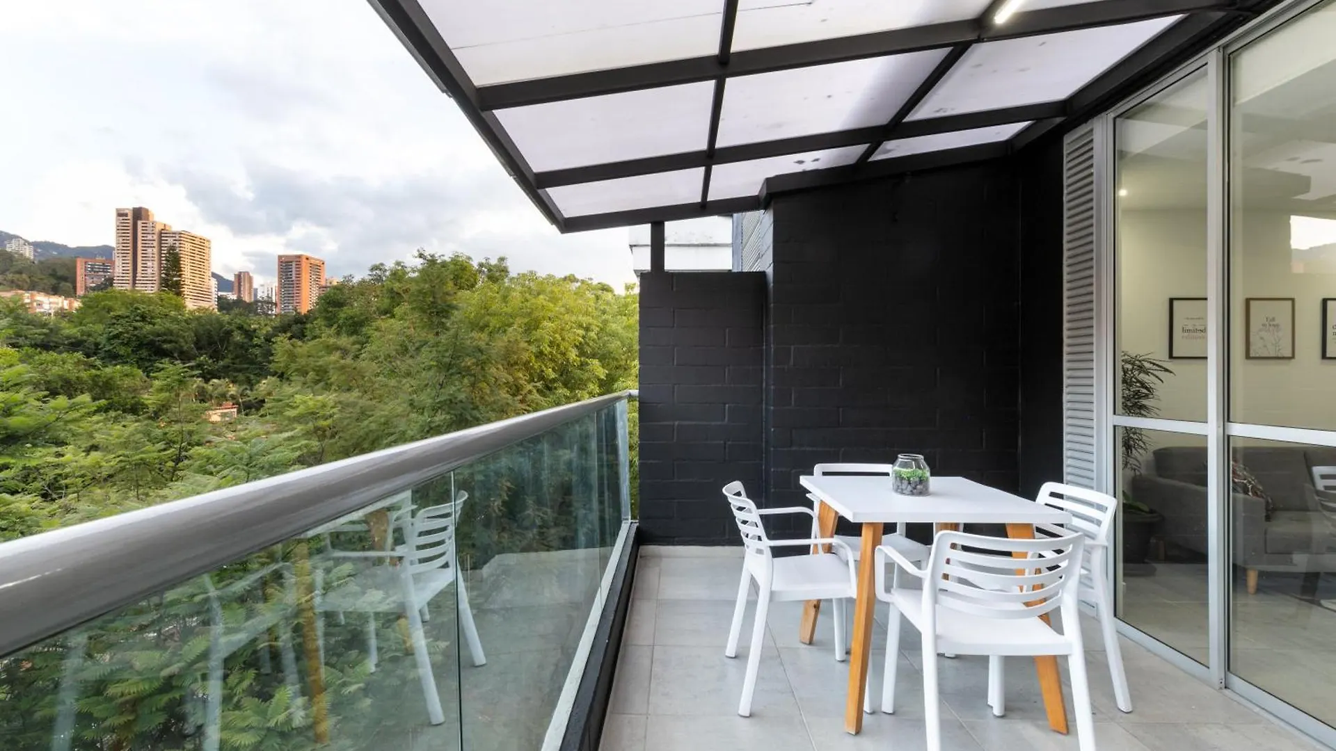 Apartamentos Borbon Suites Medellin Aparthotel