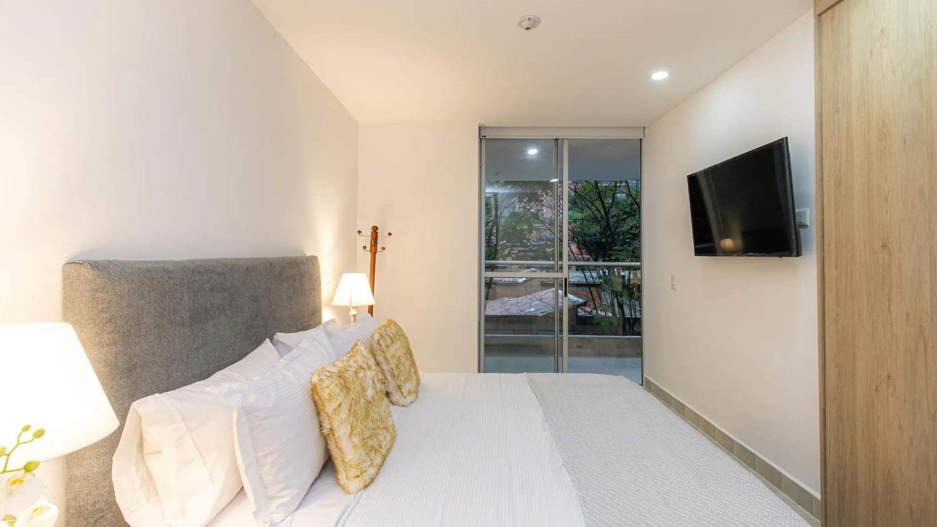 Aparthotel Apartamentos Borbon Suites Medellin Colombia