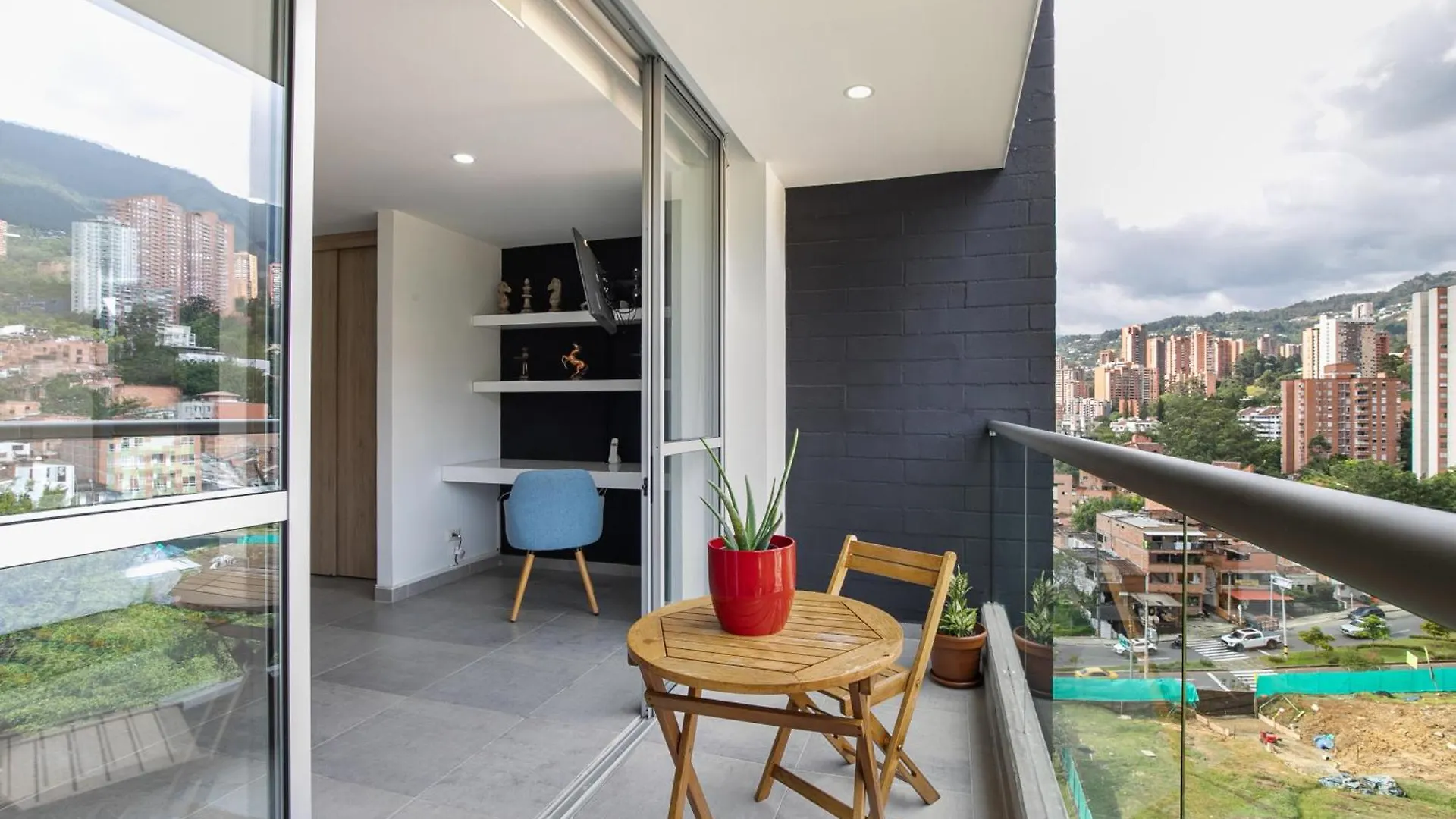 Apartamentos Borbon Suites Medellin Aparthotel