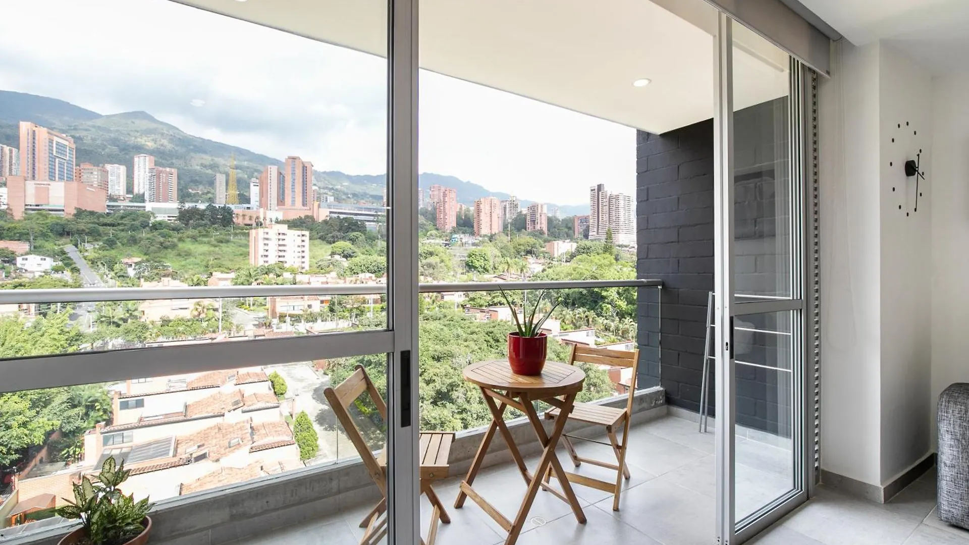 Apartamentos Borbon Suites Medellin