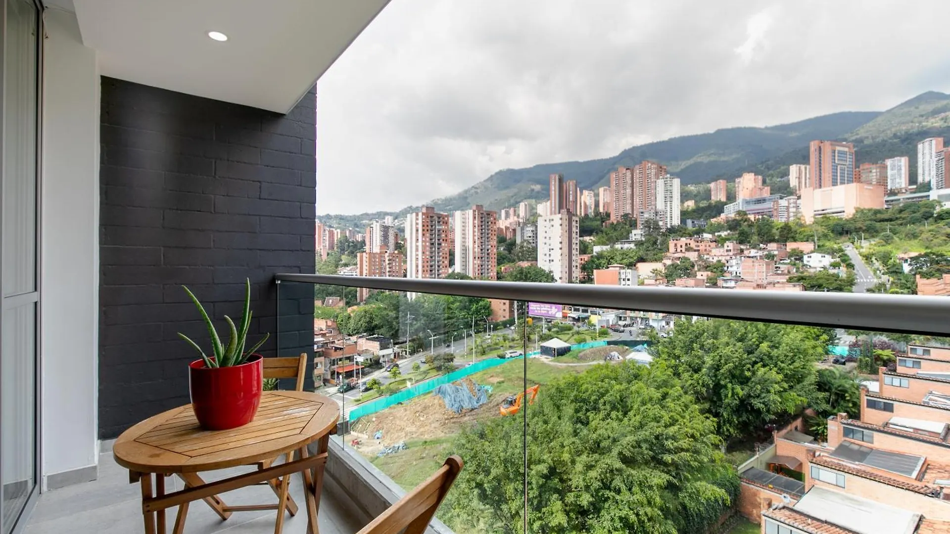 Apartamentos Borbon Suites Medellin 0*,