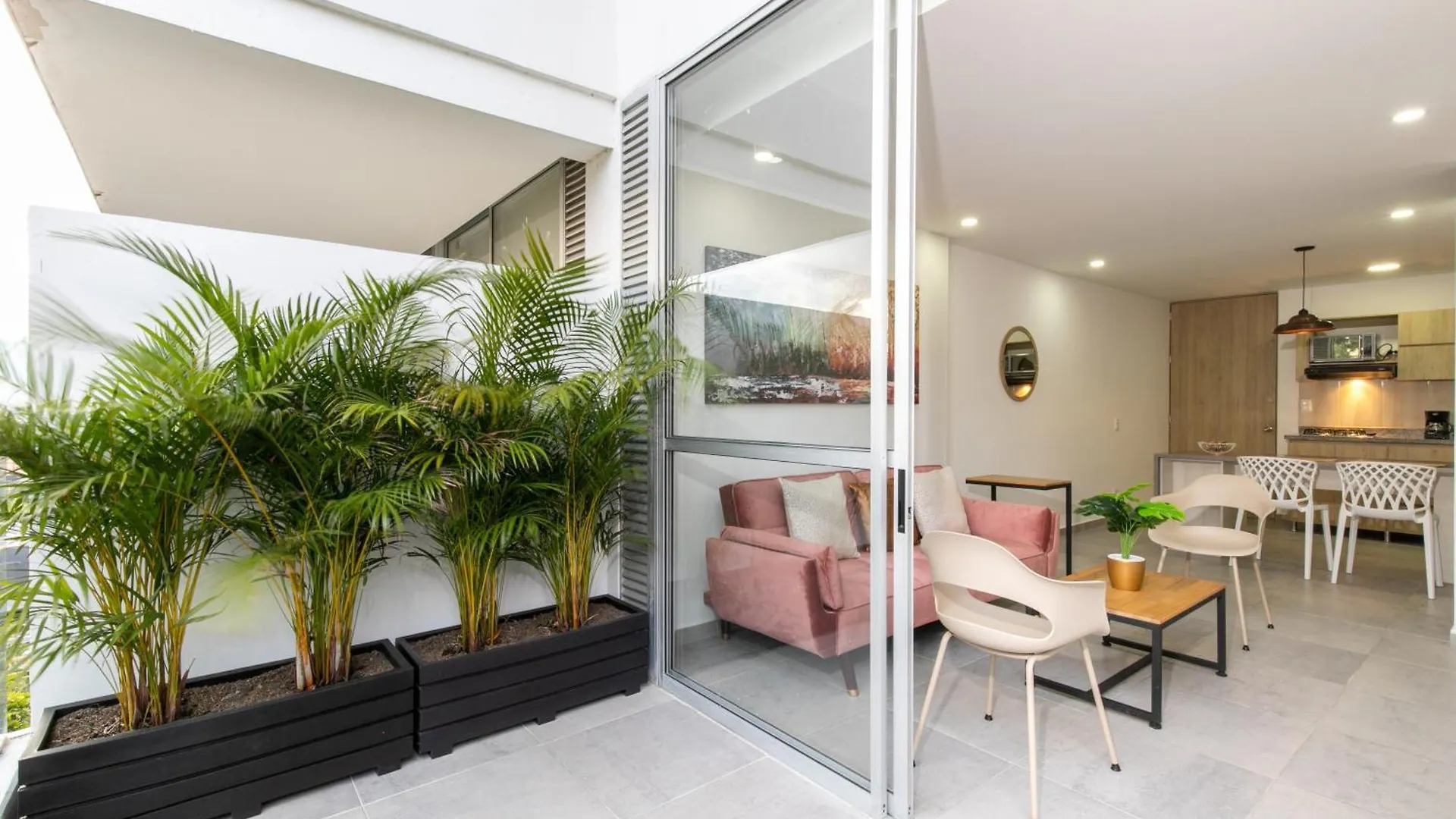 Apartamentos Borbon Suites Medellin Colombia
