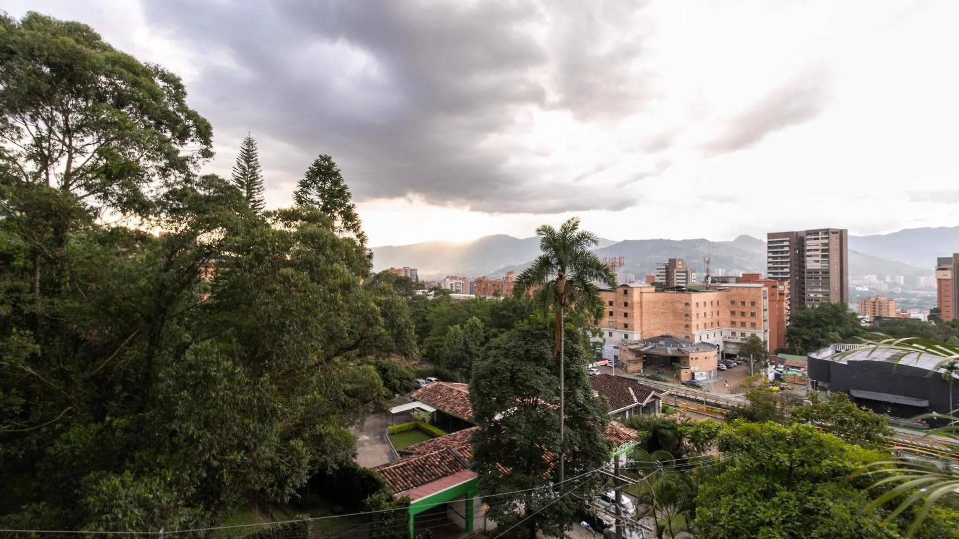 Apartamentos Borbon Suites Medellin