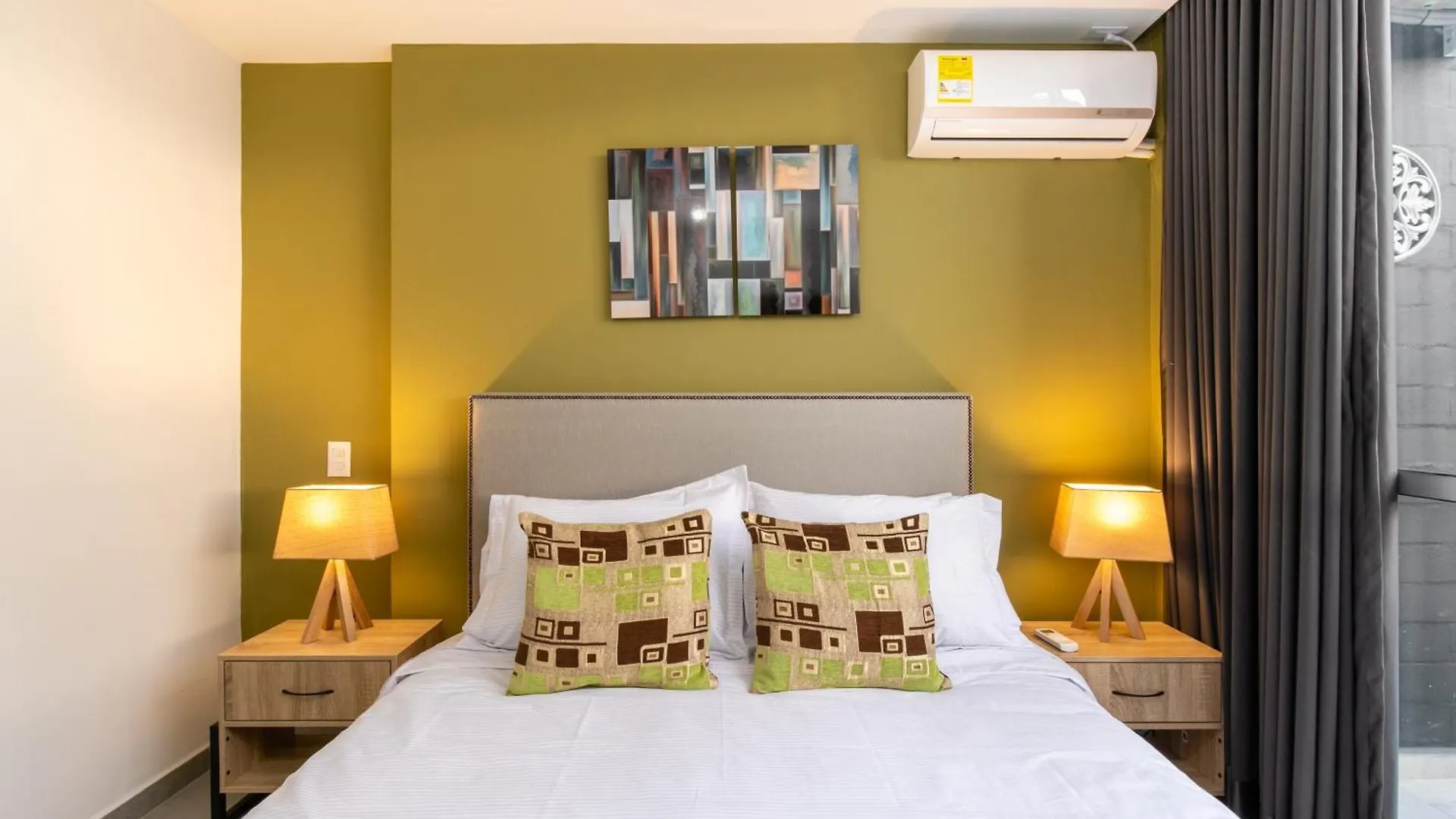 Aparthotel Apartamentos Borbon Suites Medellin