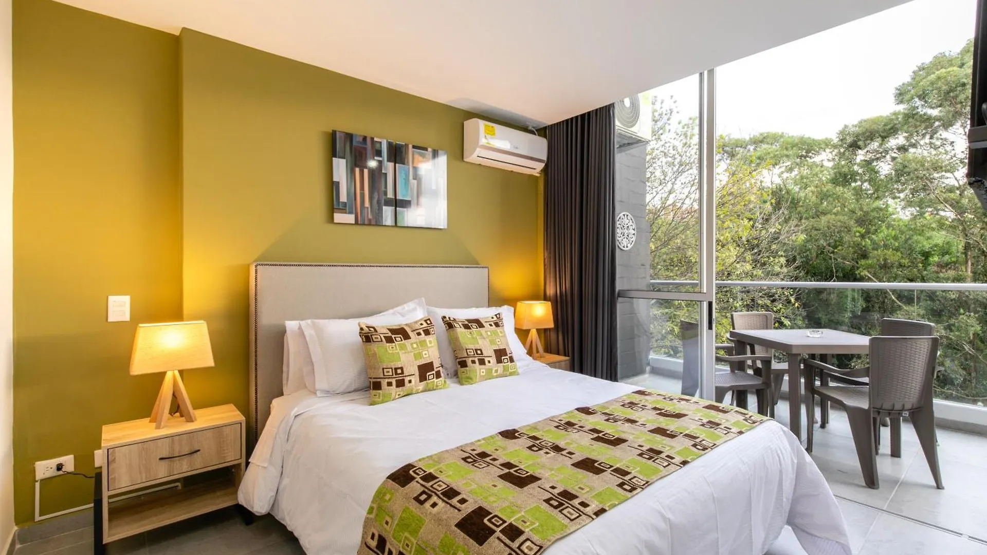Apartamentos Borbon Suites Medellin Colombia