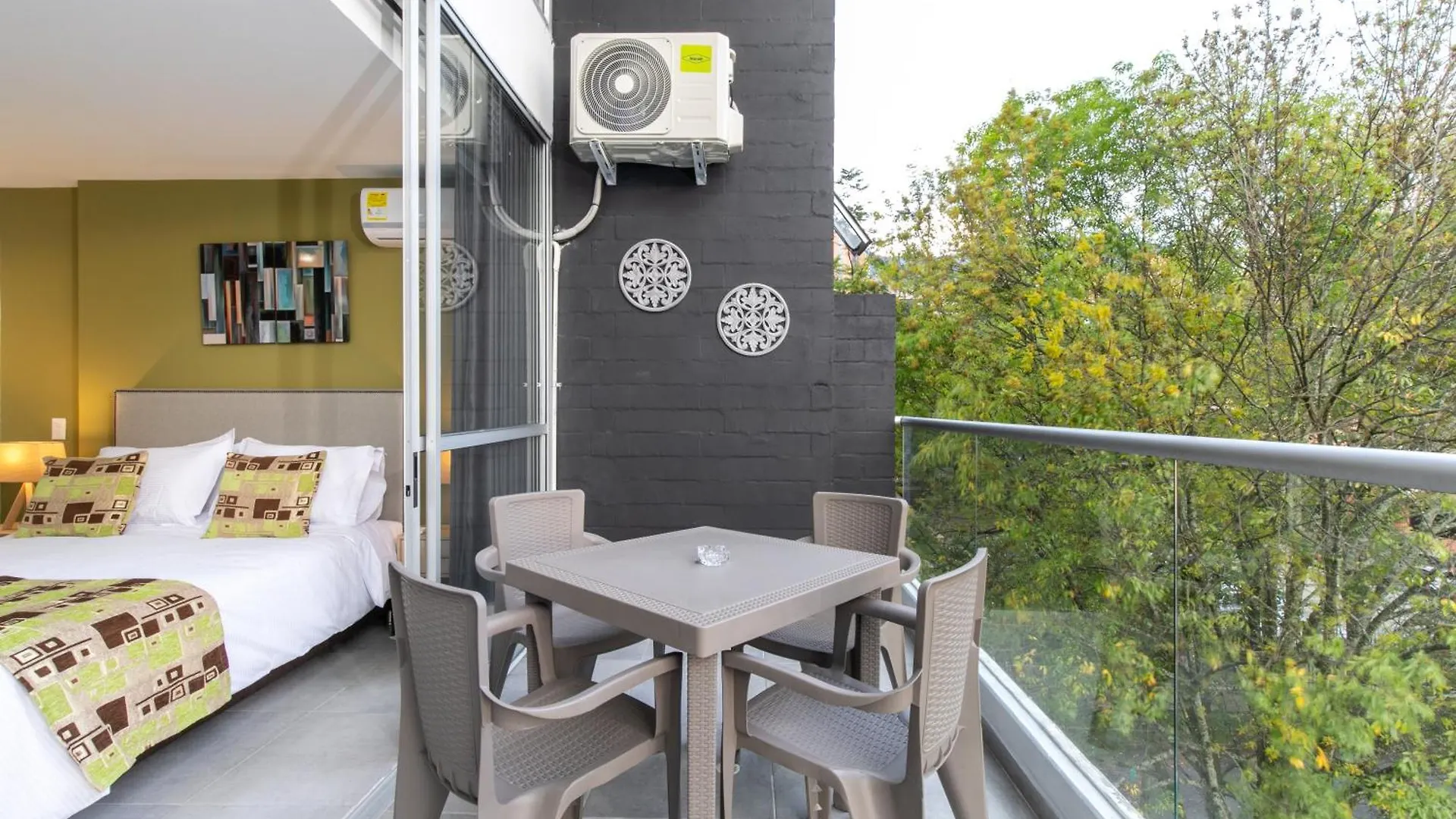 Apartamentos Borbon Suites Medellin 0*,  Colombia