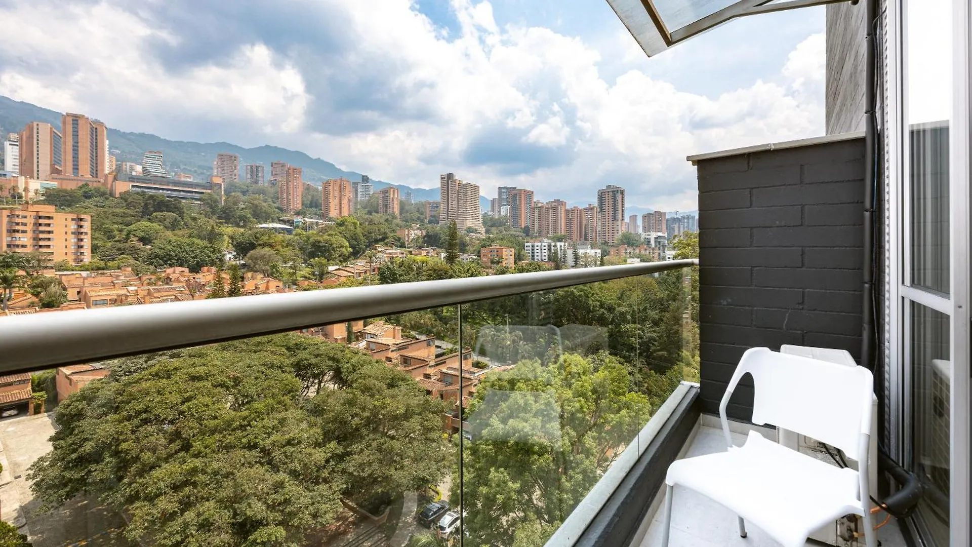 Aparthotel Apartamentos Borbon Suites Medellin